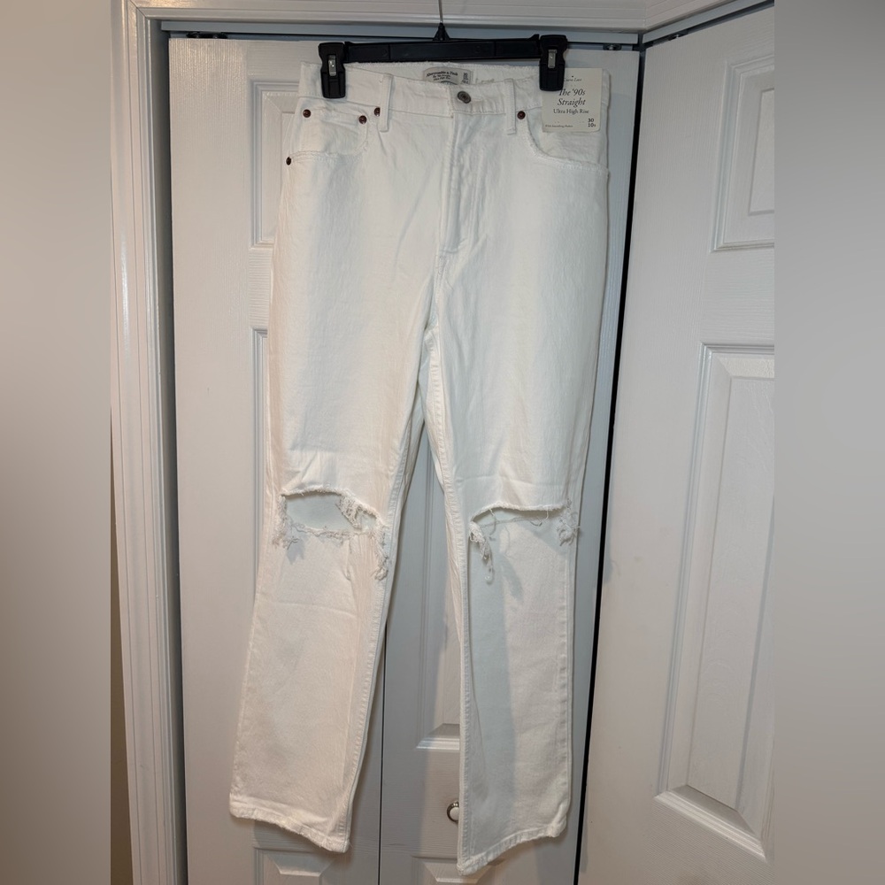 Abercrombie & Fitch Women's Cream Distressed Straight Leg Jeans